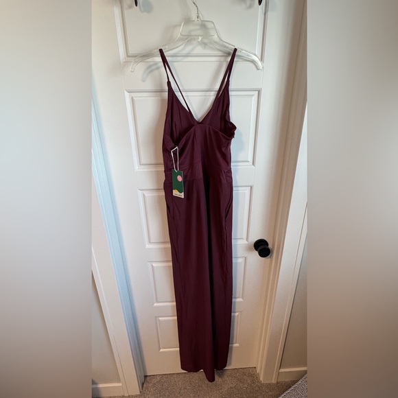 Brand new! Burgundy jumpsuit in size small tall from Halara. - Picture 3 of 5